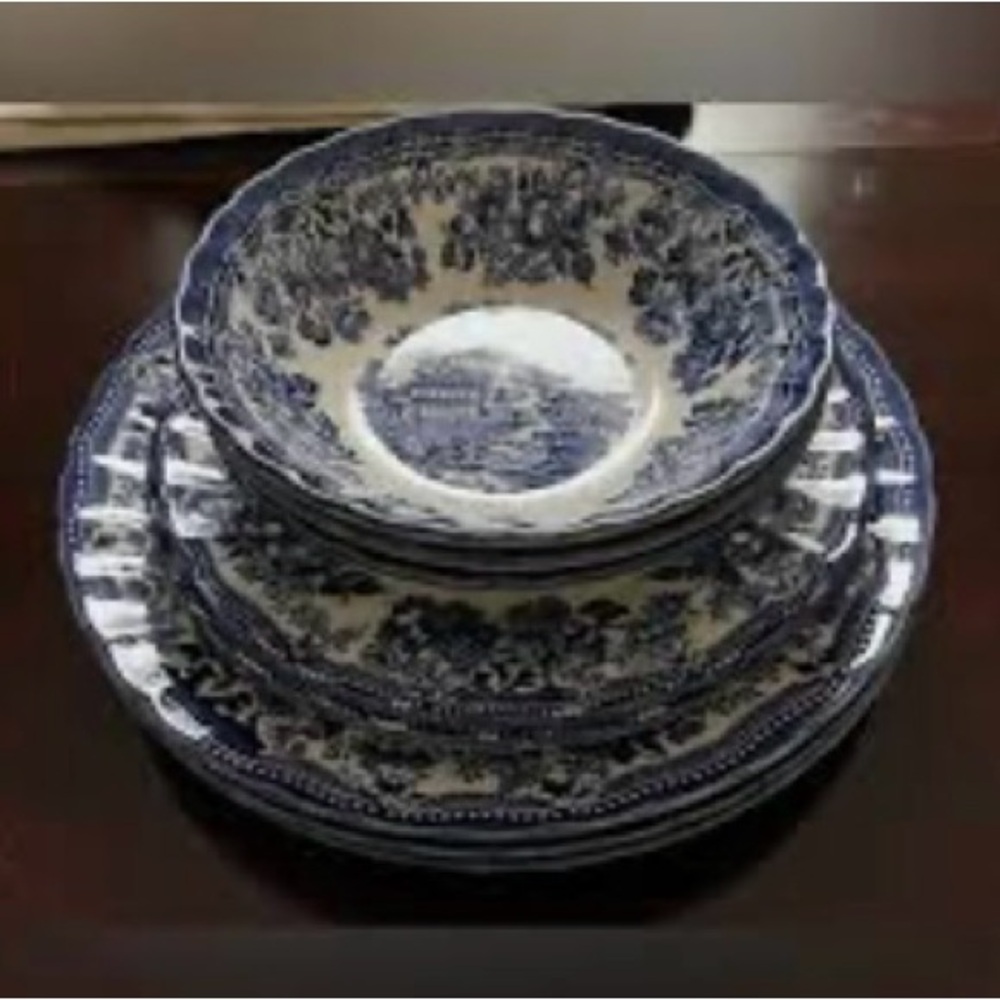 Queens By Churchill Blue Willow Earthenware 9pc Set